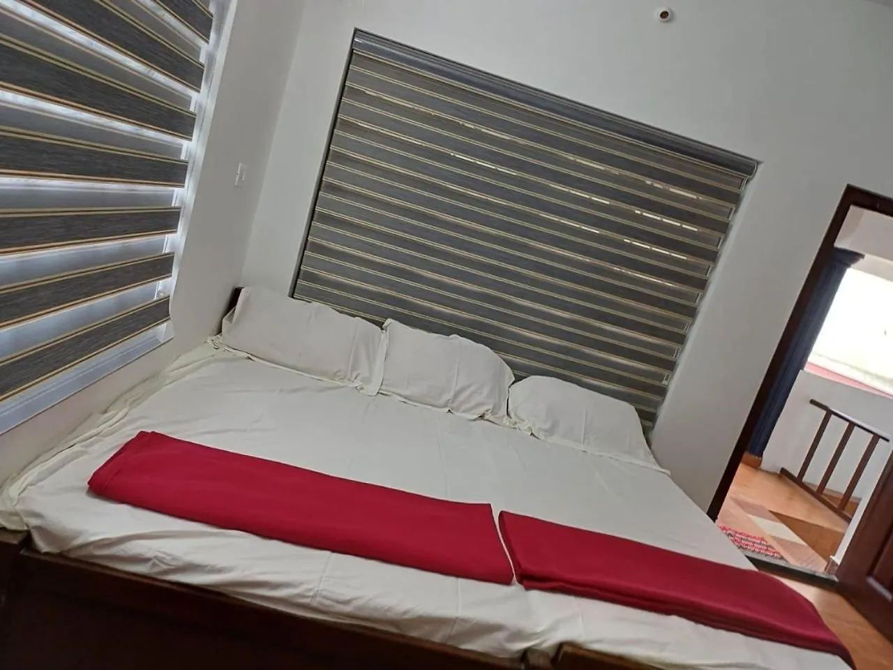 Colours Homestay Pīrmed 인도